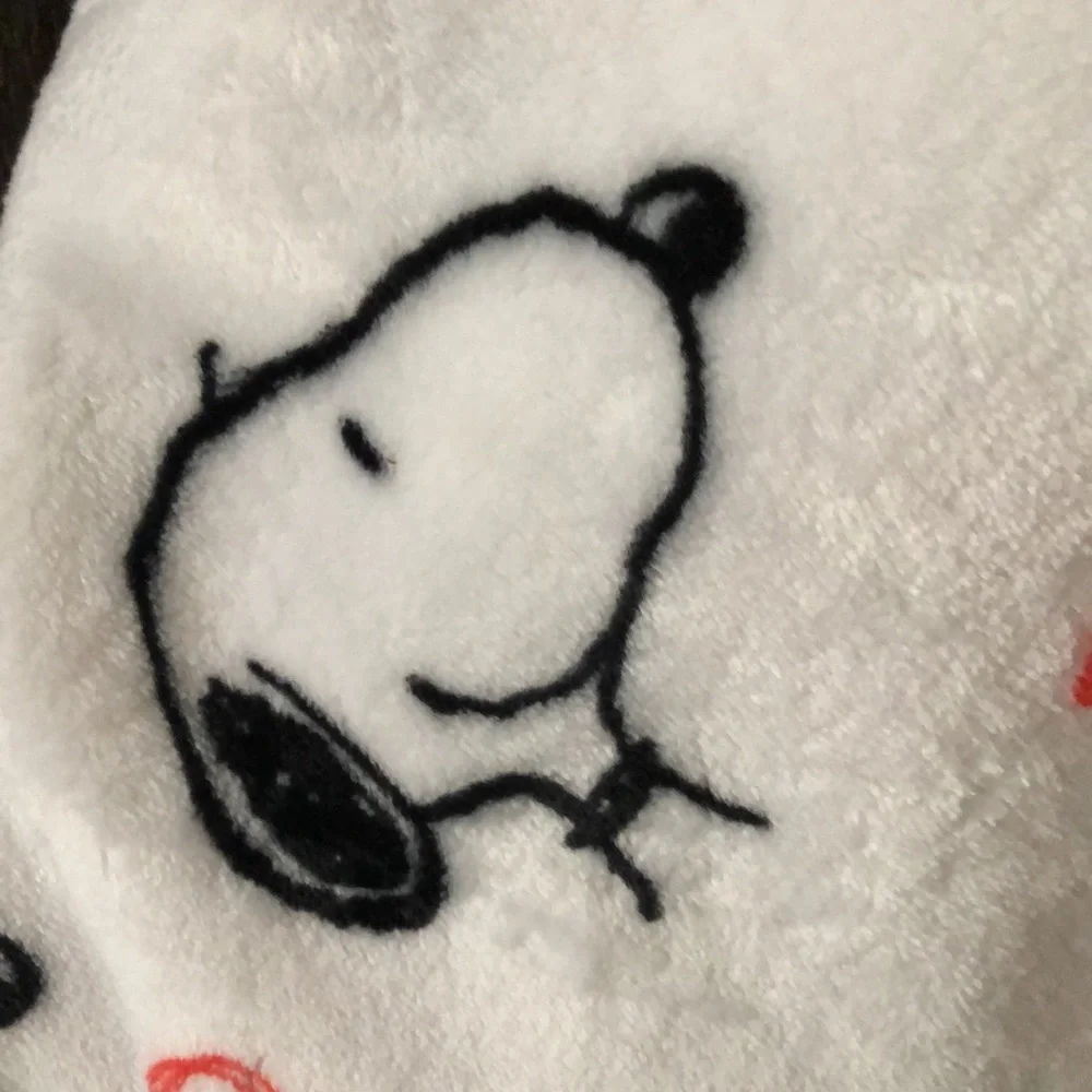 PEANUTS Snoopy Heart Plush Throw Blanket